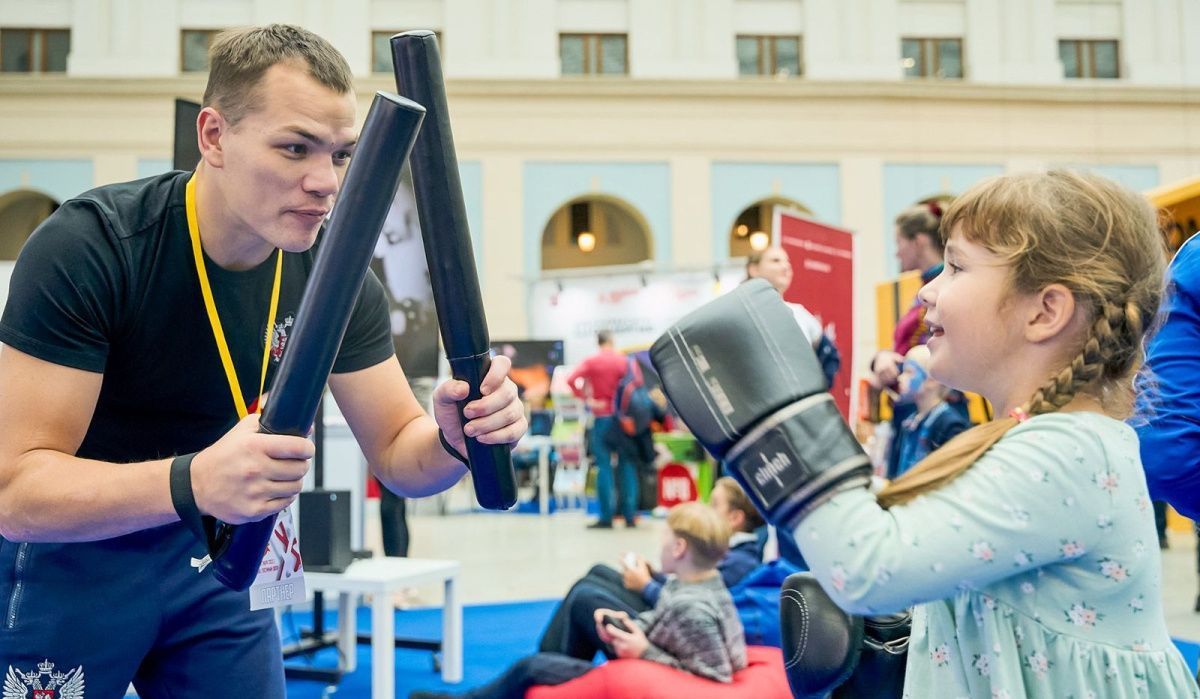 Семейный фестиваль «Спортлэнд» приглашает в Гостиный Двор Семейный фестиваль «Спортлэнд» приглашает в Гостиный Двор
