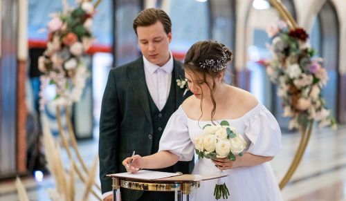В выездном ЗАГСе станции метро «Маяковская» за лето поженились 11 пар