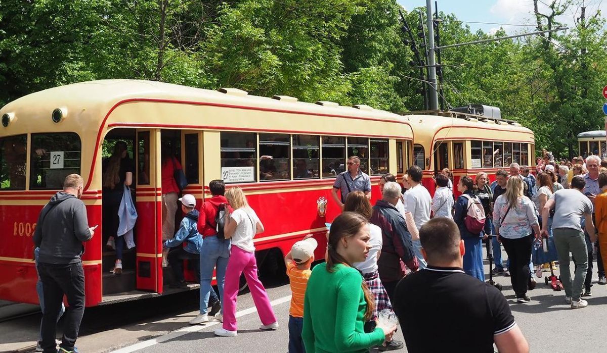 Москвичам покажут исторические трамваи и уникальные автомобили