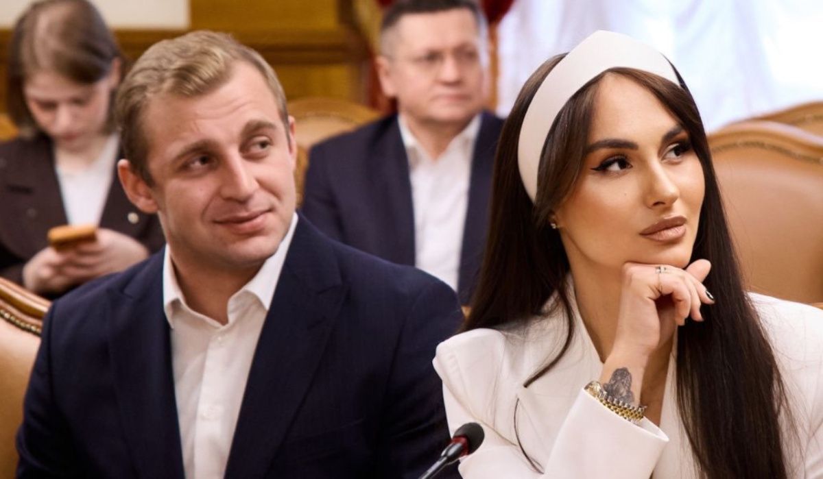 Александра Зарубина и Валерия Ткачева получили награды в МИД России