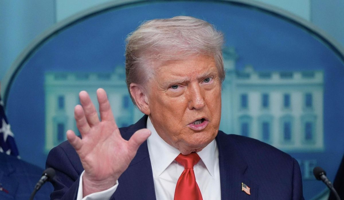 Трамп прогнозирует возможные изменения политики США по РФ и Украине через две недели