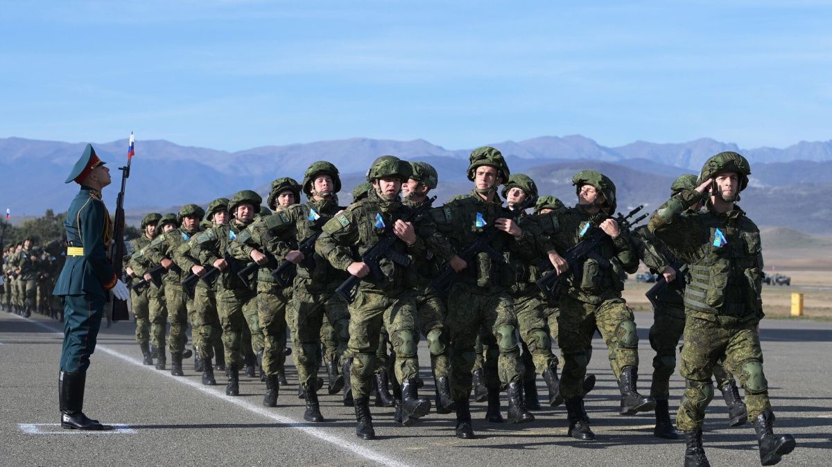 Минобороны РФ: поддерживается непрерывное взаимодействие с Баку, Ереваном и Степанакертом