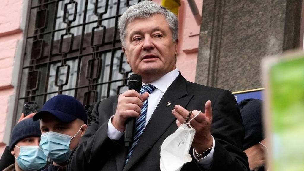 Порошенко ответил на предложение Путина об убежище в России