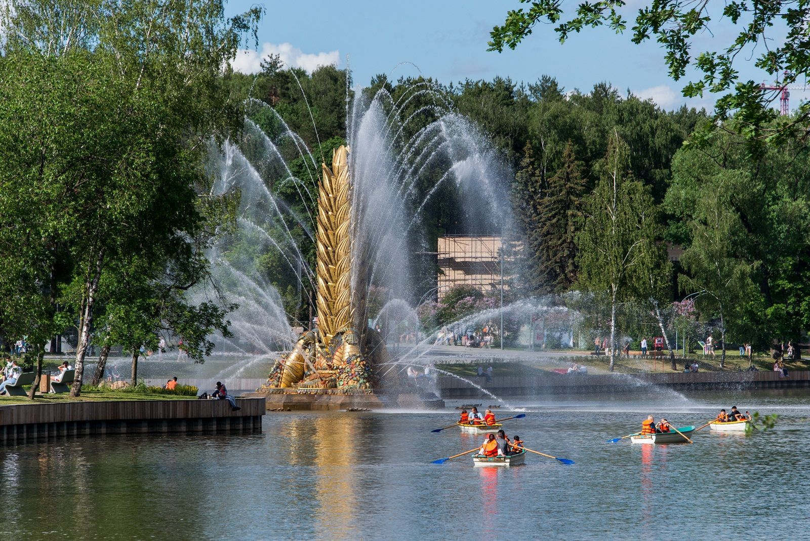 В Москве лодочная станция на ВДНХ будет работать до конца сентября