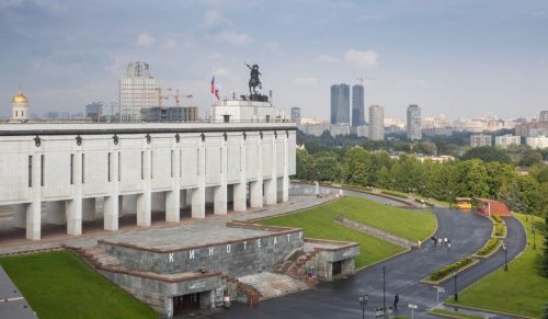 Классику советского кино и отечественные бестселлеры бесплатно покажут в Музее Победы в "Ночь кино"