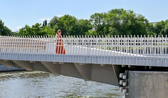 В Покровское-Стрешнево Москвы возведут пешеходный мост