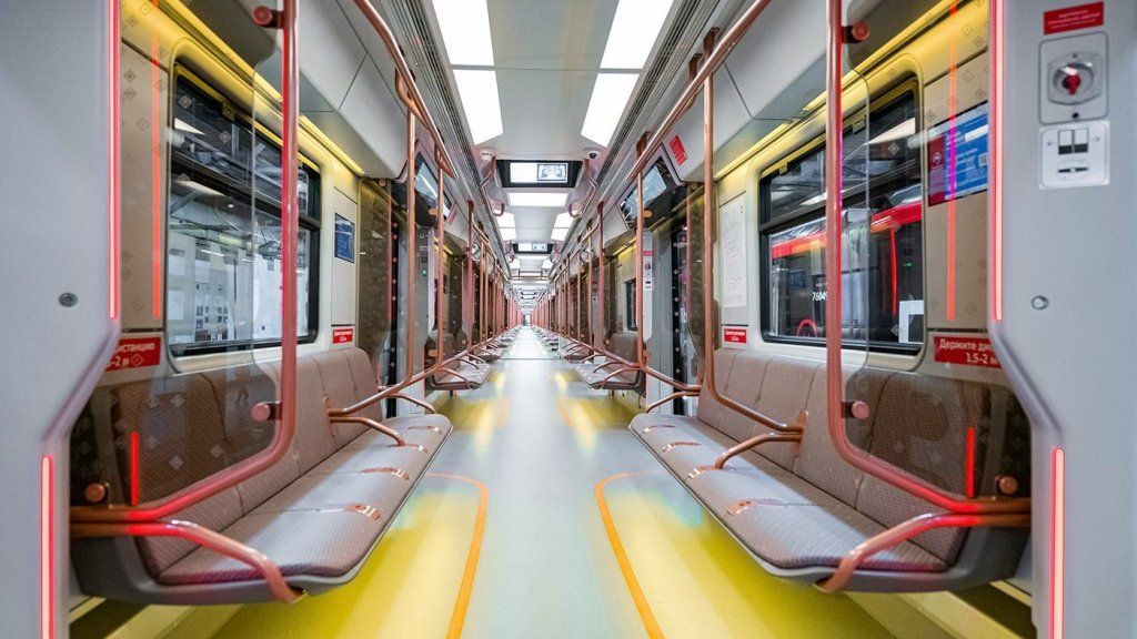 В московском метро появился поезд нового поколения