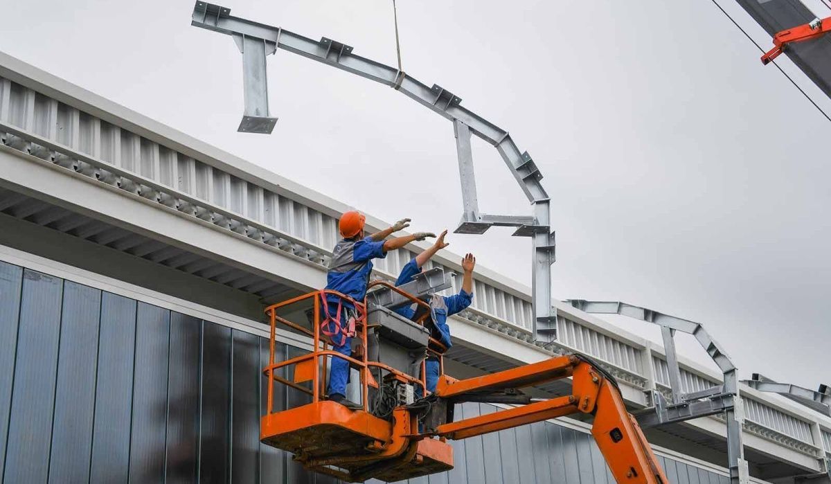 Собянин сообщил о строительстве путепровода через МЦД-2 на юге Москвы