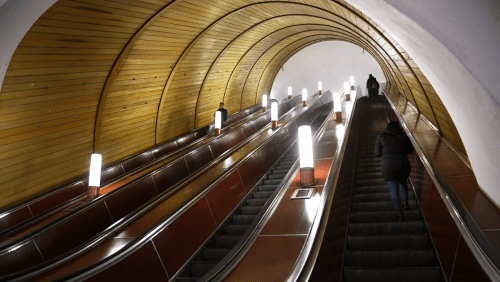 9-летней девочке зажевало руку на эскалаторе в Московском метро