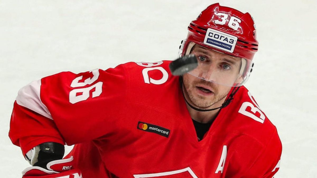 Хоккейный «Спартак» поместил Рылова на драфт отказов