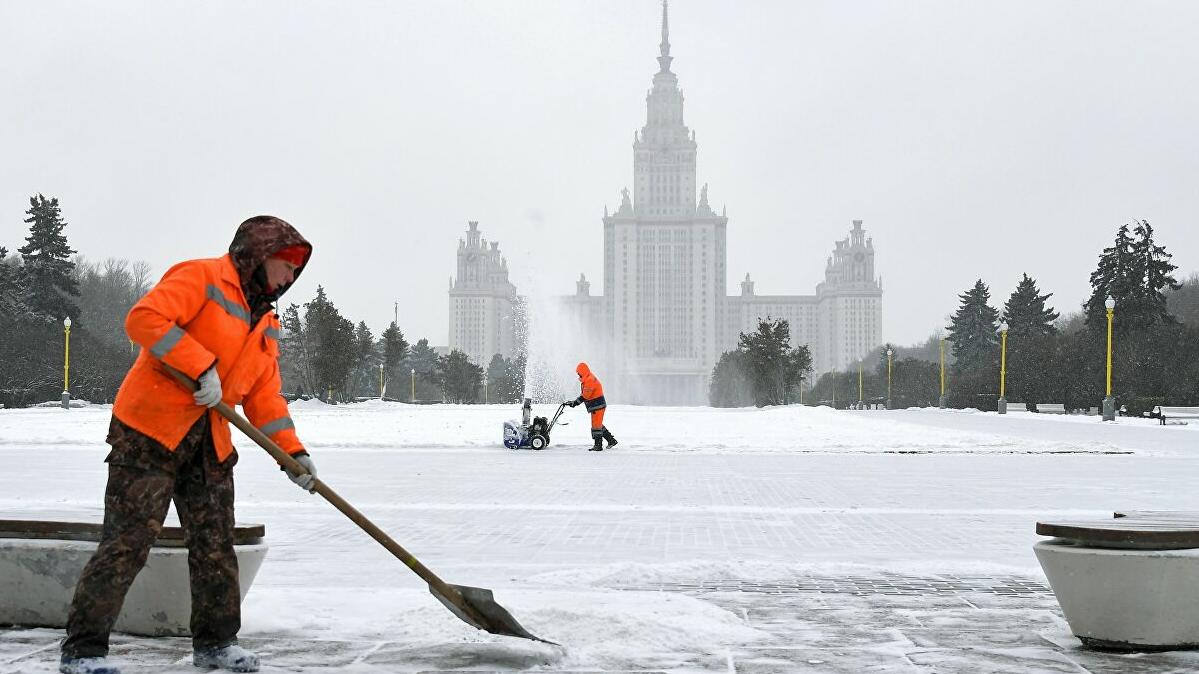 Жителям Москвы пообещали снежные выходные