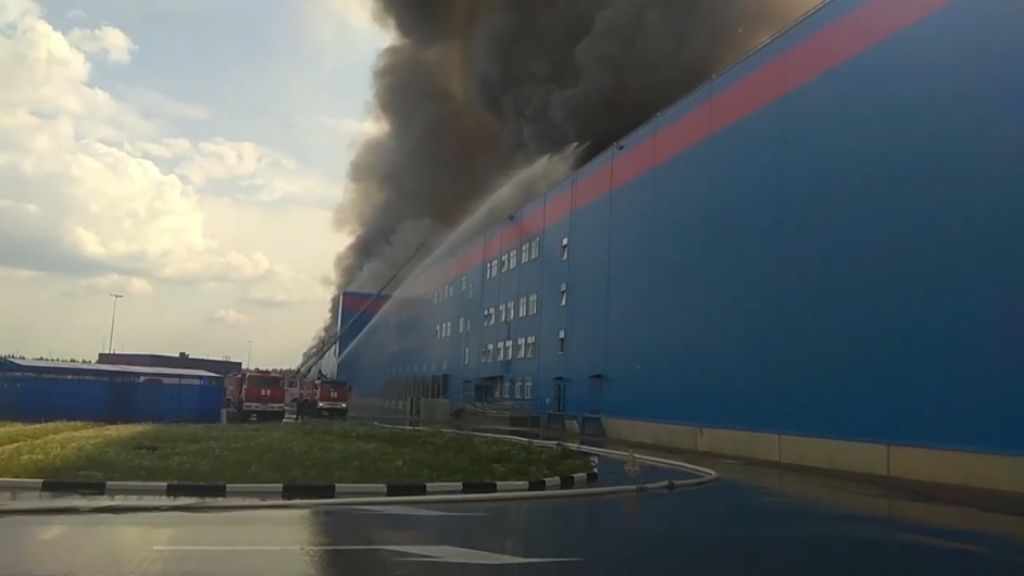 После пожара на складе OZON в Подмосковье завели уголовное дело