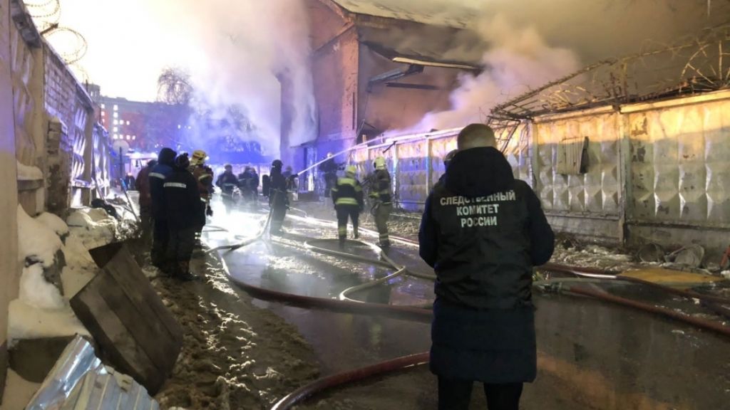 В Москве расследуют причины пожара на складе с семью погибшими
