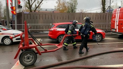 В Москве потушили пожар на складе с газовыми баллонами: подробности от МЧС