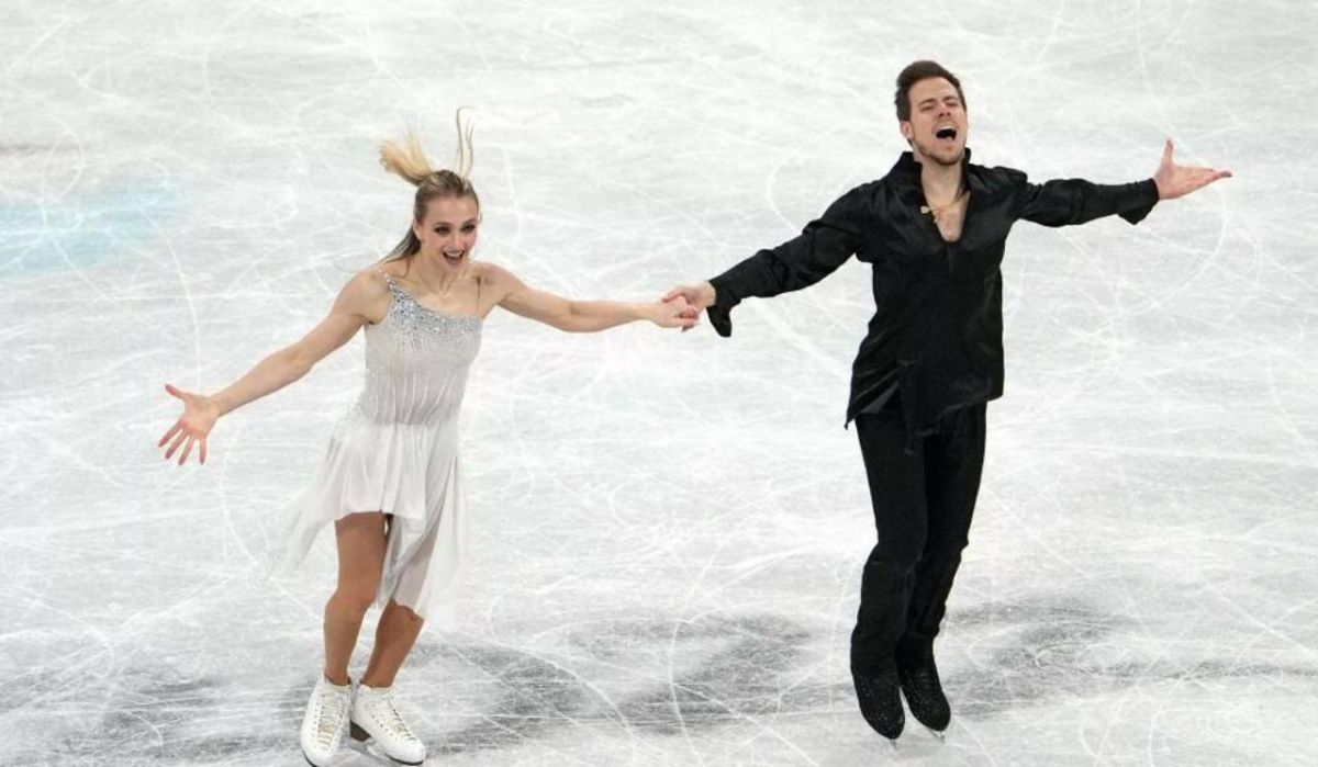 Кацалапов и Синицина завоевали серебро в танцах на льду на ОИ-2022