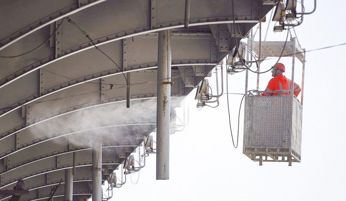 В Москве промыли около 2000 инженерных сооружений перед зимой