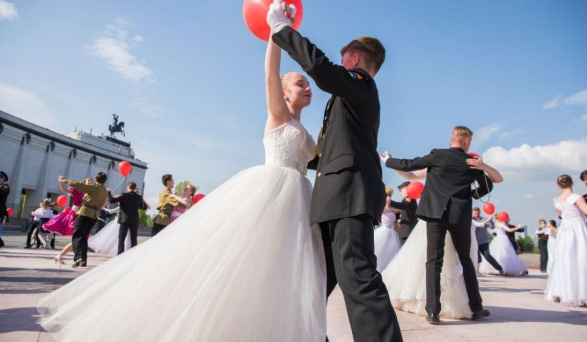 Музей Победы проведет к 9 мая масштабный флешмоб «Вальс Победы»