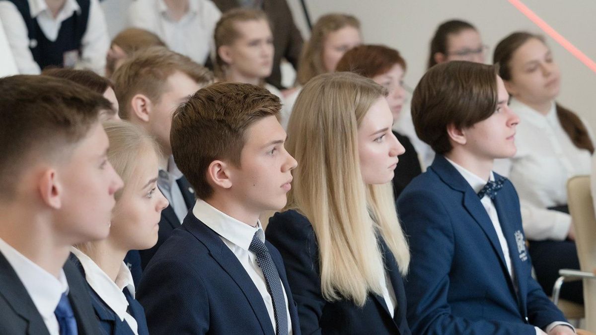 В 10 московских школах появилась возможность сдать бесплатный экспресс-тест на COVID-19