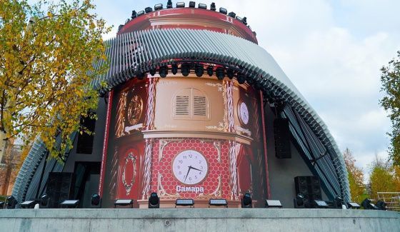 В парке "Зарядье" появились часы для всех часовых поясов России