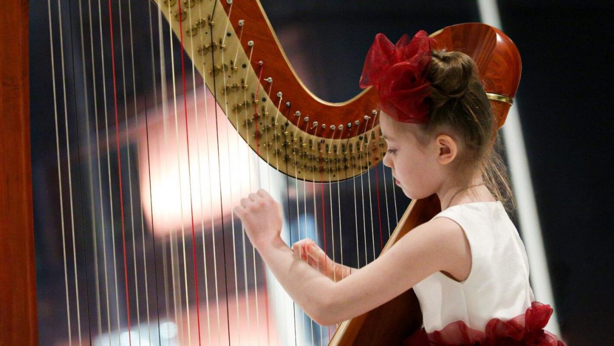 Укулеле, флейта или клавесин: зачем детям заниматься музыкой