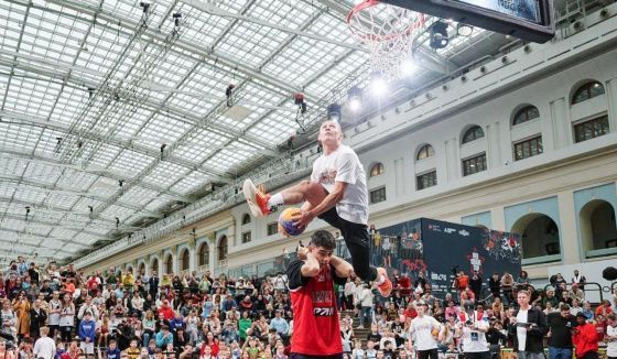 Москвичей зовут на кубки по самбо и баскетболу