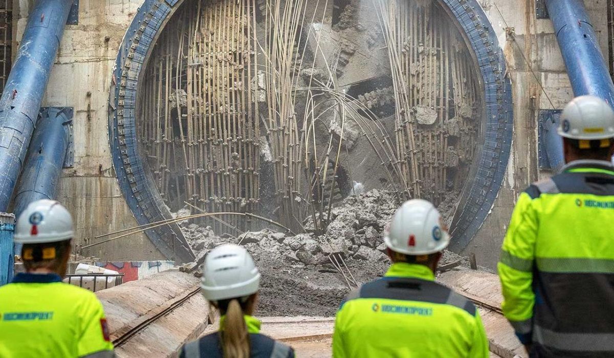 Собянин рассказал о строительстве самого протяженного подводного тоннеля метро в Москве