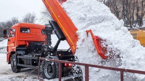 Зиму растопить: куда исчезает снег с московских улиц