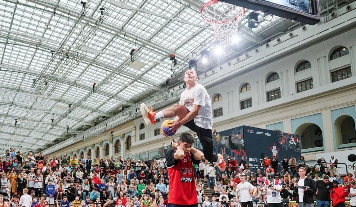 Москвичей зовут на кубки по самбо и баскетболу