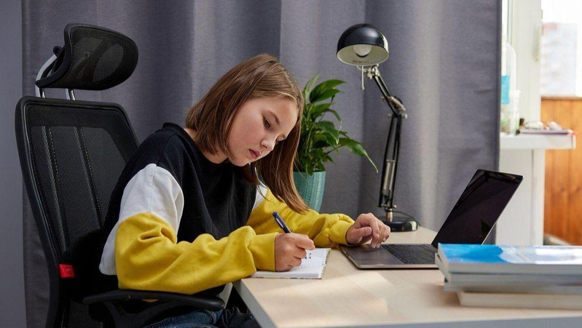 Вячеслав Володин предложил обсудить отмену домашних заданий в школах