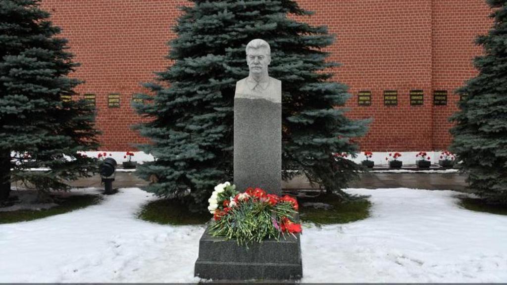 В Москве возложат цветы к могиле Сталина