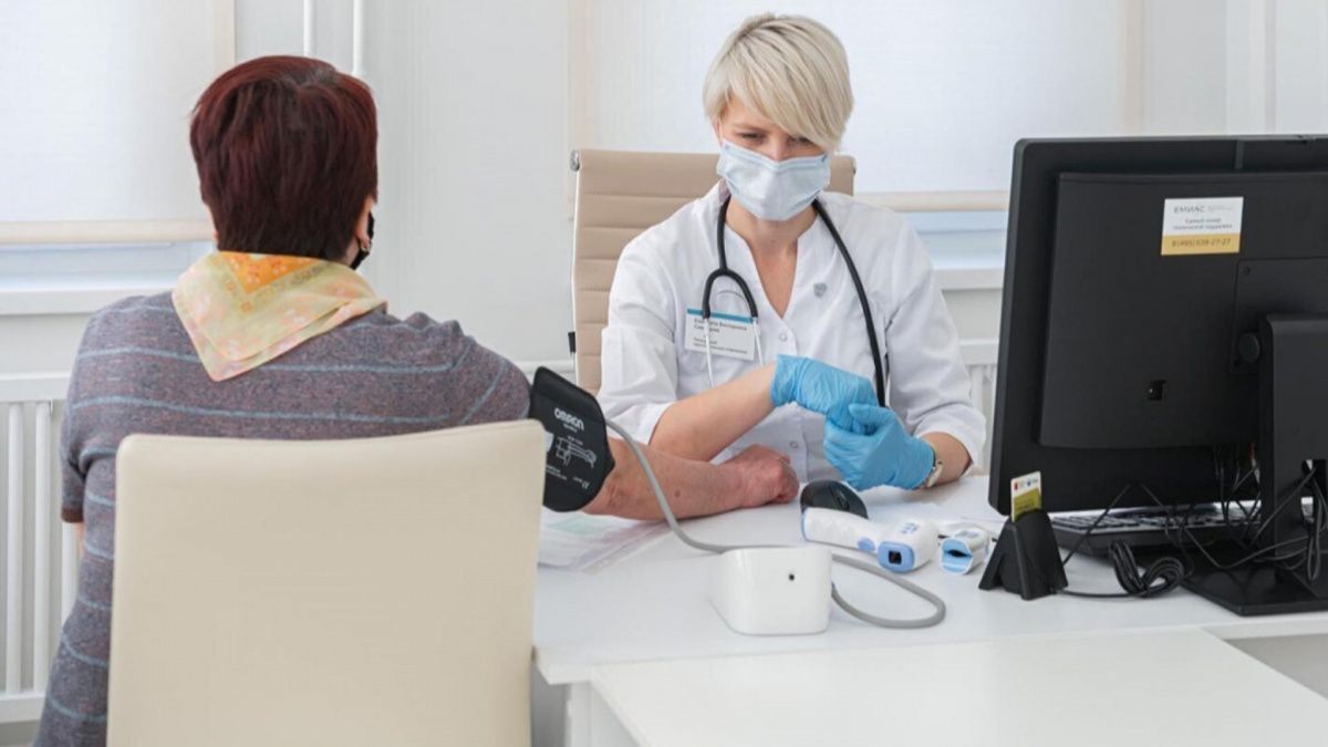 Самозанятые получат право на больничный с 2026 года