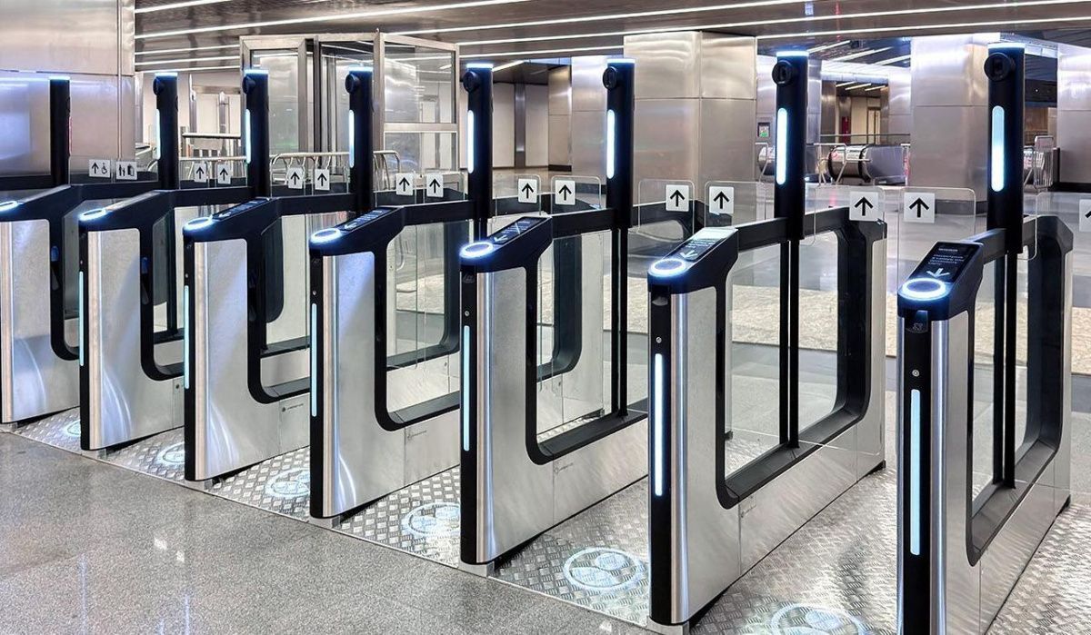 В метро «Деловой центр» начали работу турникеты столичного производства