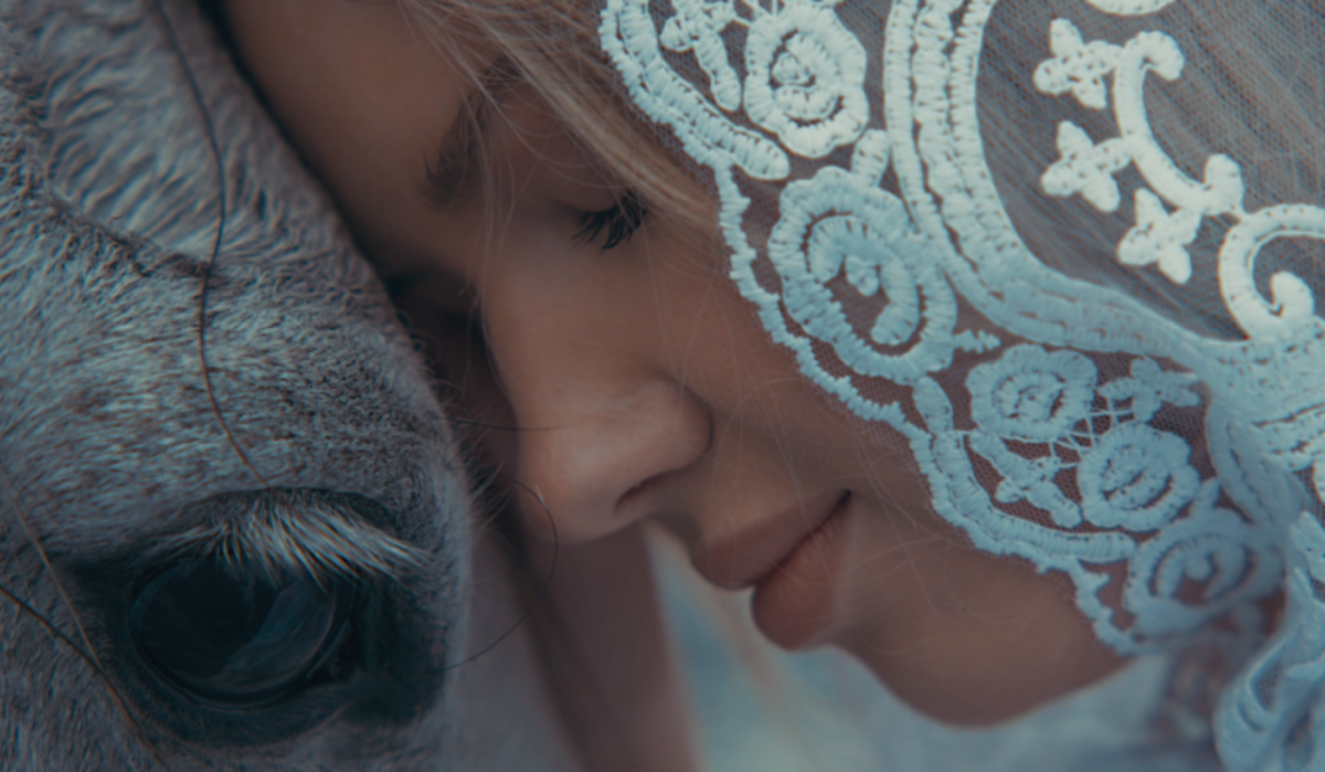 Премьера клипа "Я люблю" - история, соединяющая сердца