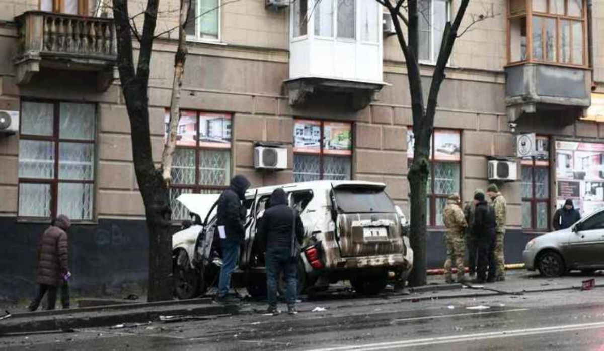 Стало известно, кто погиб во взорванном в Донецке внедорожнике