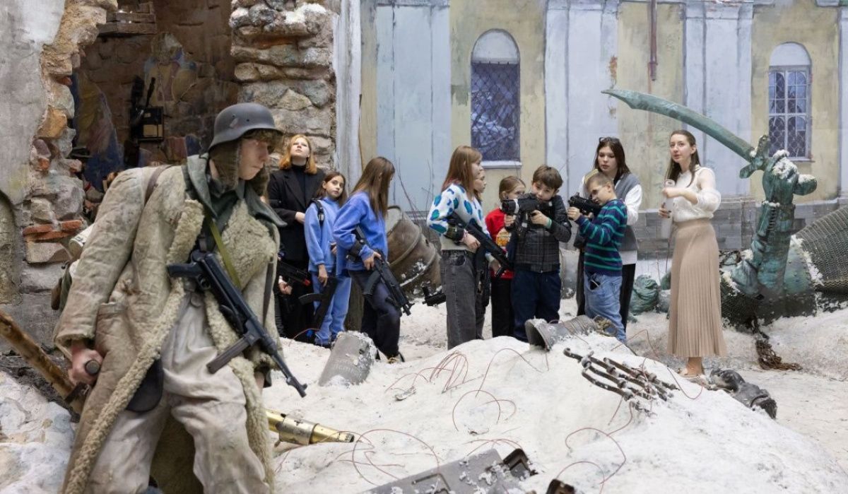 Музей Победы создал 6 тонн декораций для новогодней игры «Ёлка Победы»