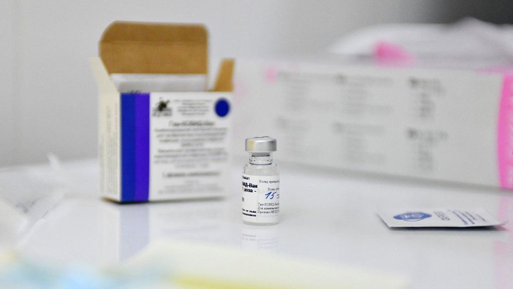 Сотни москвичей участвовали в исследовании вакцины от коронавируса