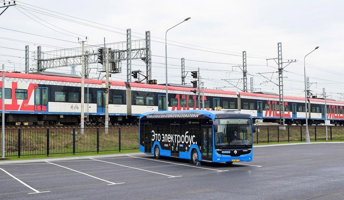 Наземный транспорт Москвы изменит маршруты в нескольких округах с 25 апреля