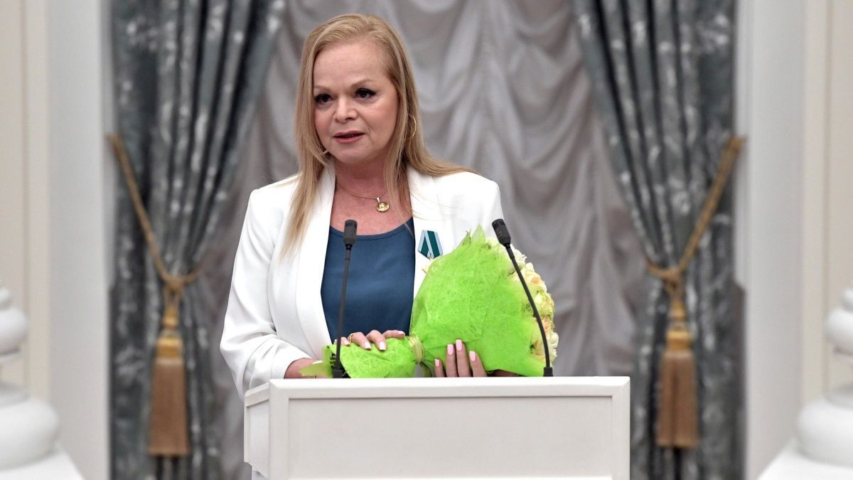 Арест с квартиры Ларисы Долиной в Москве успешно снят