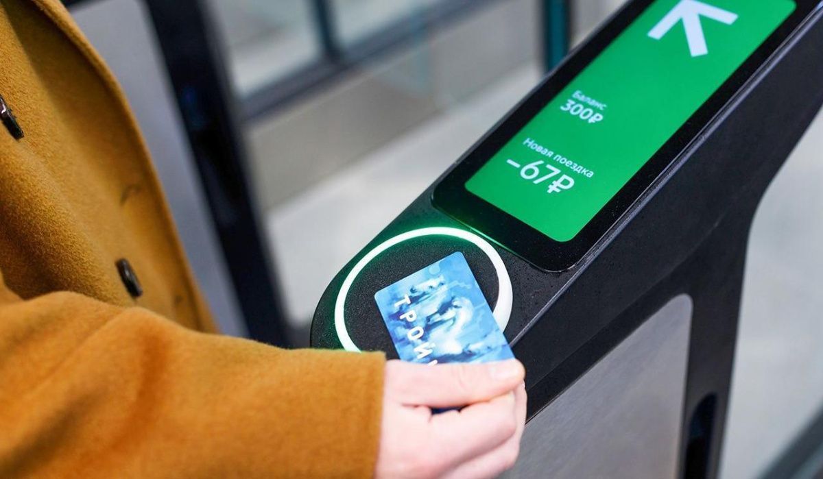 В общественном транспорте устанавливают турникеты от московского производителя