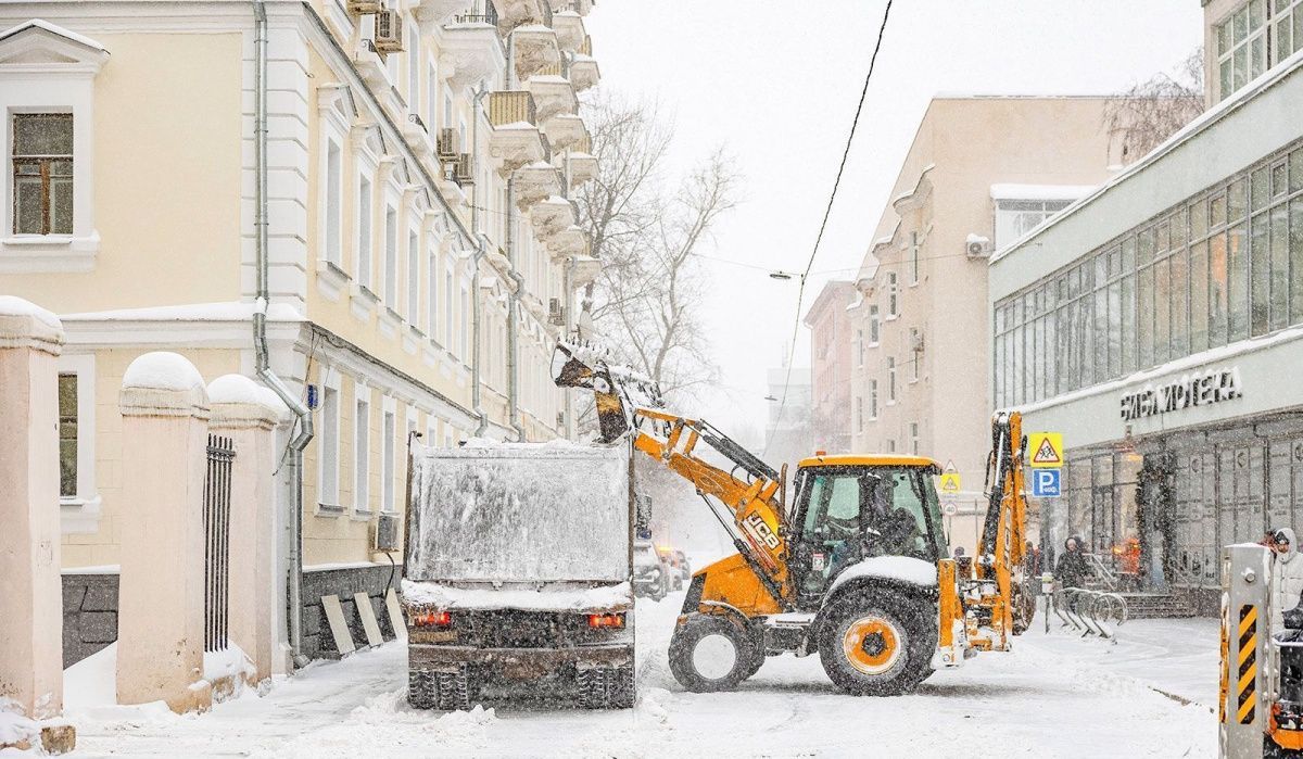 Городские службы усилили работу в связи со снегопадом