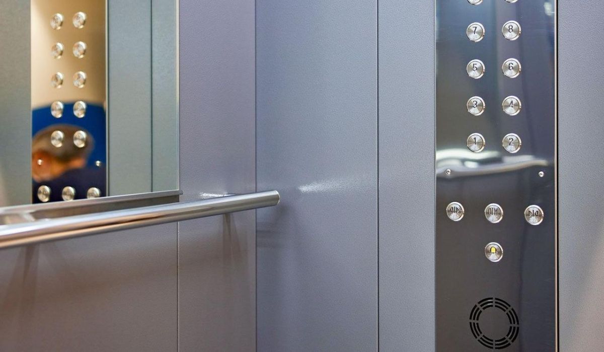 В Москве стартовала замена лифтов в рамках программы капитального ремонта