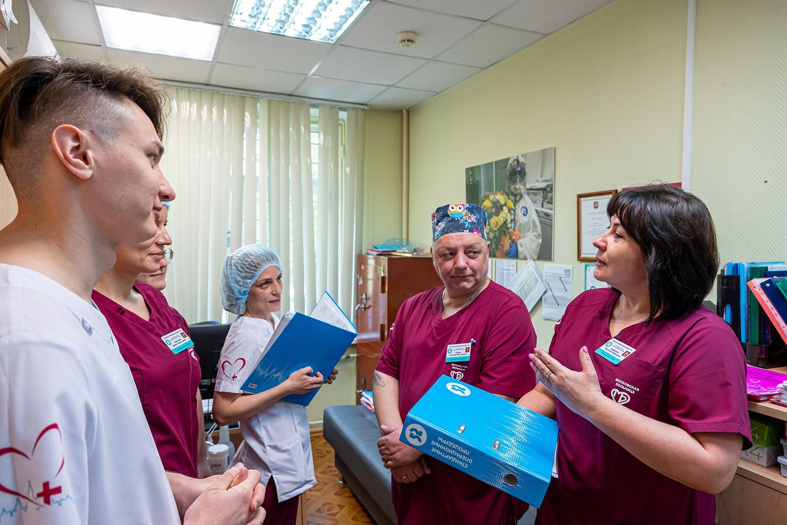 Мэр Москвы поздравил столичных медсестёр и медбратьев