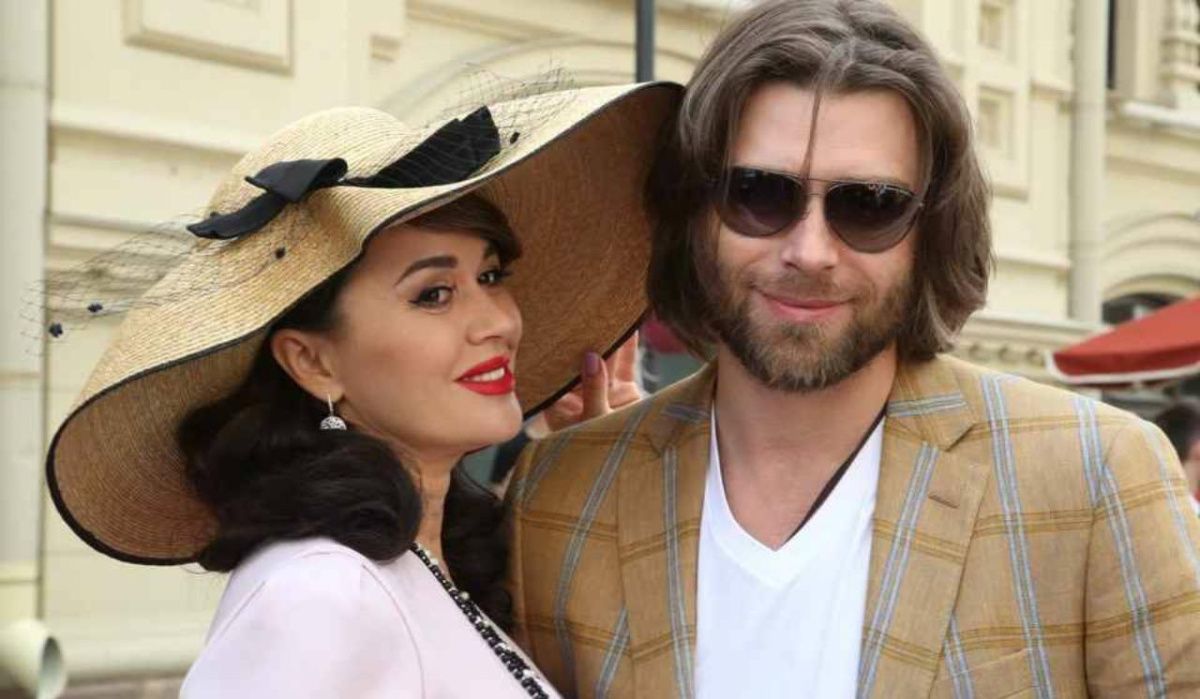 Дочь Анастасии Заворотнюк пошла в школу