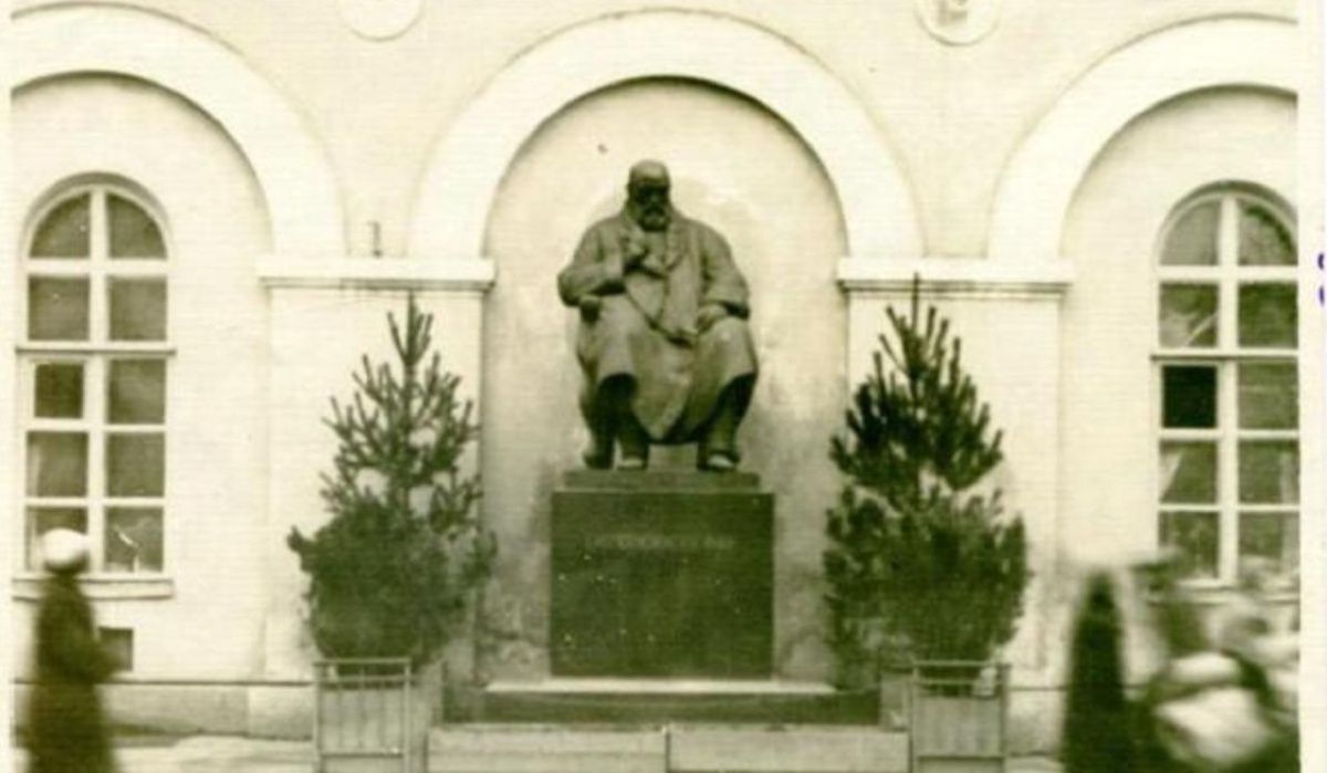 Архивы Бахрушинского помогли узнать детали установки памятника Островскому