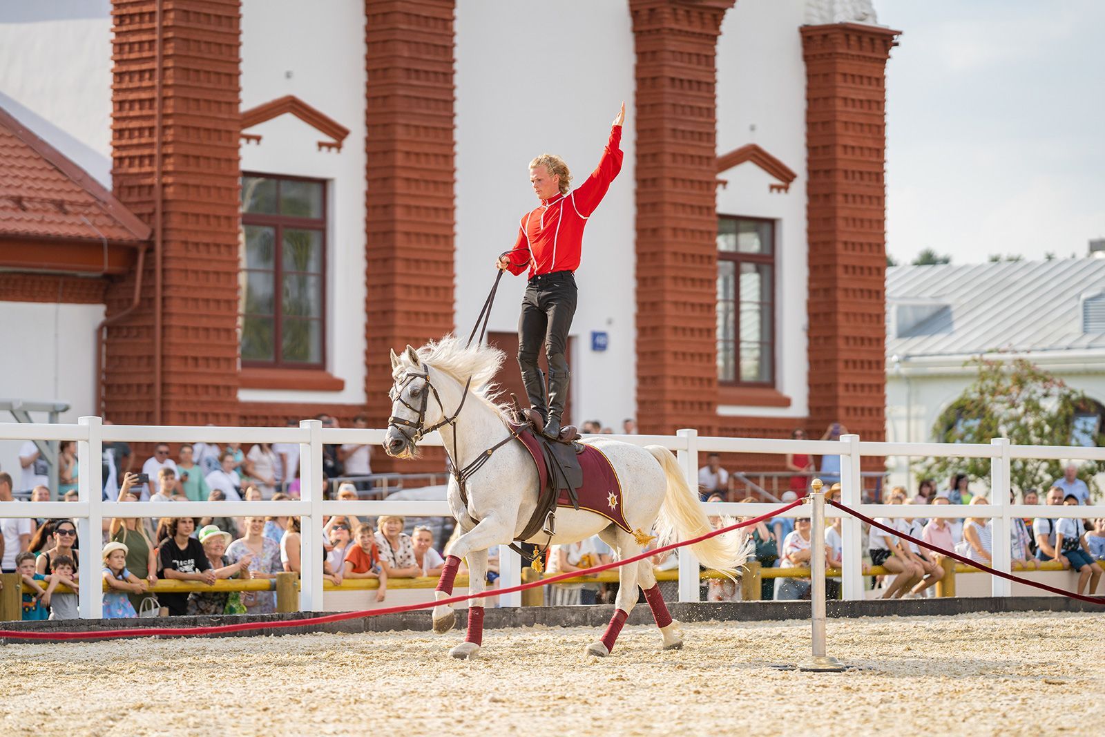 Московский Центр национальных конных традиций на ВДНХ открывает летний сезон