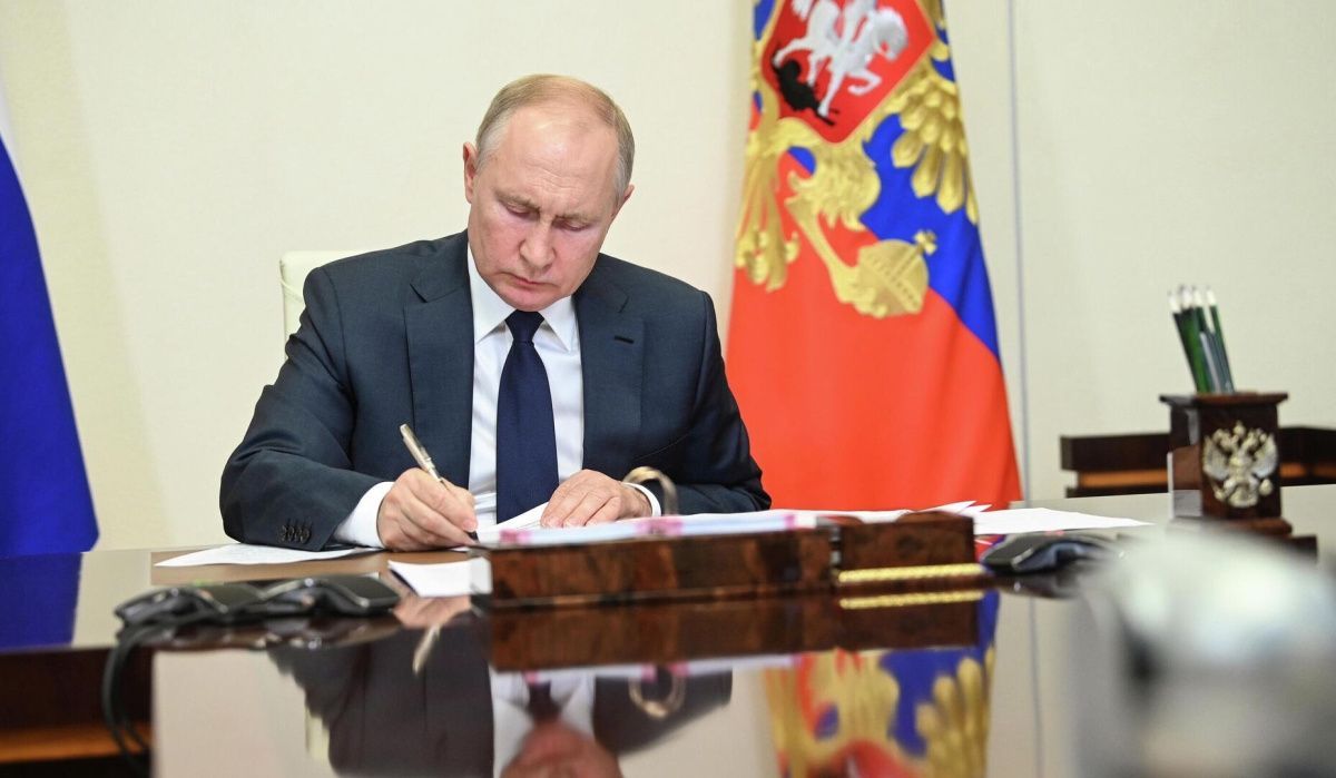 Путин утвердил закон о рекламе энергетических напитков