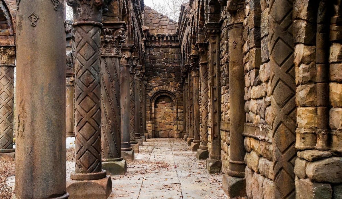 Готический замок открыл свои двери в кинопарке «Москино»