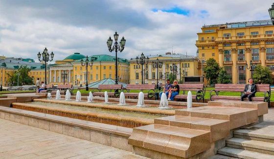 Фонтан «Каскад» на Манежной площади отреставрировали и открыли для посетителей