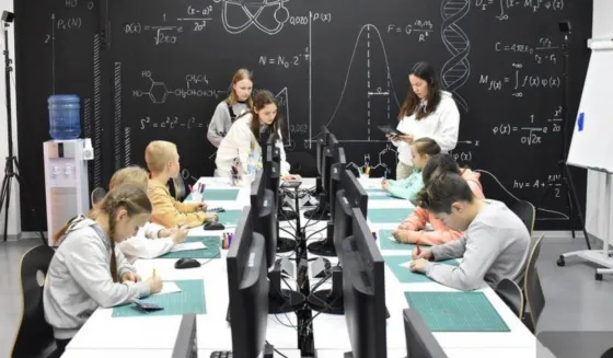 Уральские школьники участвуют в путешествии по микровселенной структуры ДНК