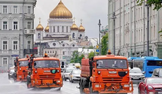 Московские улицы и дороги помыли шампунем